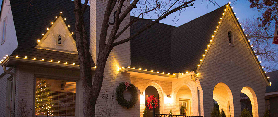 Garland and christmas lighting installed in Fort Worth, TX.